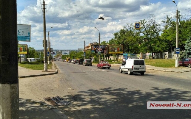 Возле Варваровском моста огромная автомобильная пробка Фото № 2 Возле Варваровском моста огромная автомобильная пробка Фото № 2