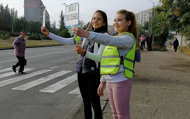 Патрульные и школьники провели акцию «Ответственный водитель» Фото № 2 Патрульные и школьники провели акцию «Ответственный водитель» Фото № 2