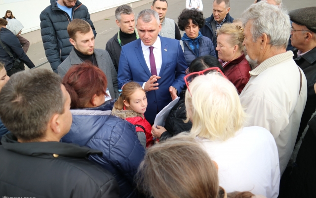 Мэр Николаева Александр Сенкевич встретился с жителями Корабельного района Фото № 3 Мэр Николаева Александр Сенкевич встретился с жителями Корабельного района Фото № 3