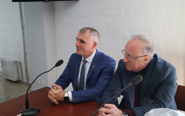 В Центральном суде города Николаева работники суда принимали поздравления Фото № 6 В Центральном суде города Николаева работники суда принимали поздравления Фото № 6