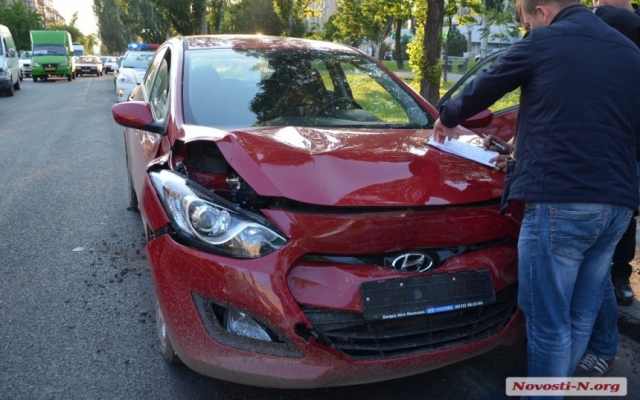 В Николаеве ДТП: Hyundai врезался в Škoda Octavia Фото № 0 В Николаеве ДТП: Hyundai врезался в Škoda Octavia Фото № 0