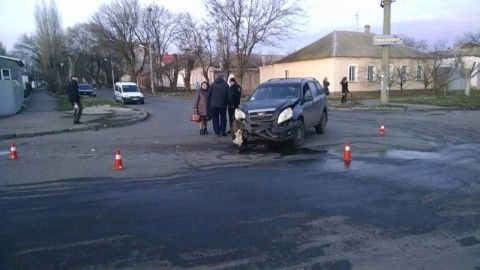В результате столкновения двух автомобилей есть пострадавшие Фото № 0 В результате столкновения двух автомобилей есть пострадавшие Фото № 0