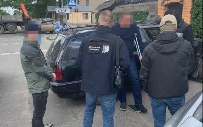 70000 гривен за беспрепятственный вылов рыбы - ГБР задержало должностное лицо Госрыбагентства Фото № 0 70000 гривен за беспрепятственный вылов рыбы - ГБР задержало должностное лицо Госрыбагентства Фото № 0