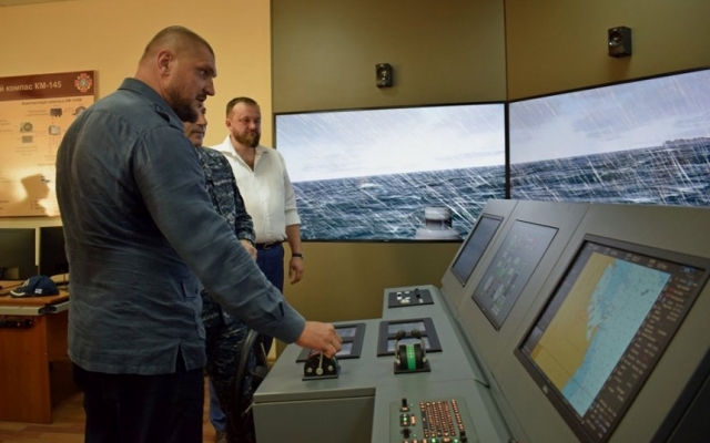 Губернатор Николаевской области Алексей Савченко вручил морпехам сертификаты на квартиры Фото № 1 Губернатор Николаевской области Алексей Савченко вручил морпехам сертификаты на квартиры Фото № 1