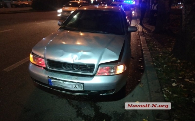 На Центральном проспекте столкнулись два автомобиля, обошлось механическими повреждениями Фото № 1 На Центральном проспекте столкнулись два автомобиля, обошлось механическими повреждениями Фото № 1