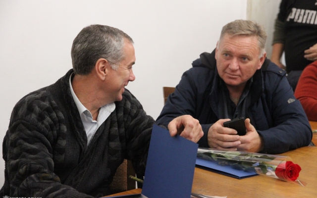 Мэр Николаева Александр Сенкевич вручил награды по случаю Дня автомобилиста и дорожника Фото № 31 Мэр Николаева Александр Сенкевич вручил награды по случаю Дня автомобилиста и дорожника Фото № 31