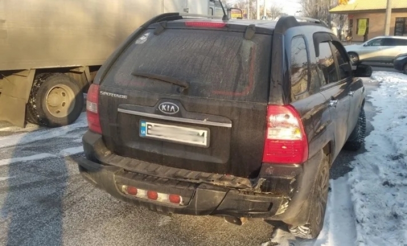 «Рено» и Kia Sportage столкнулись в центре Николаева Фото № 1 «Рено» и Kia Sportage столкнулись в центре Николаева Фото № 1