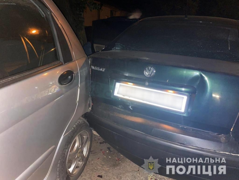 В Николаеве ночью задержали преступников, в процессе погони они повредили четыре авто Фото № 0 В Николаеве ночью задержали преступников, в процессе погони они повредили четыре авто Фото № 0