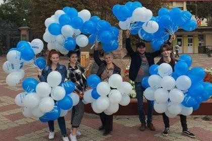 Директор Николаевского зоопарка вызвал полицию из-за того, что «Наш край» раздавал воздушные шарики Фото № 0 Директор Николаевского зоопарка вызвал полицию из-за того, что «Наш край» раздавал воздушные шарики Фото № 0