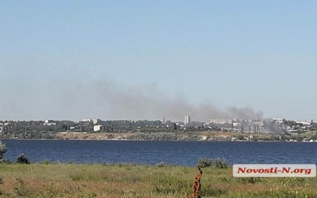 Рядом с Широкобальским путепроводом загорелась сухая трава Фото № 0 Рядом с Широкобальским путепроводом загорелась сухая трава Фото № 0