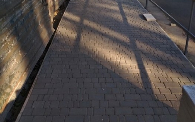 В центре Николаева вместо «убитого» временного деревянного тротуара положили плитку Фото № 0 В центре Николаева вместо «убитого» временного деревянного тротуара положили плитку Фото № 0