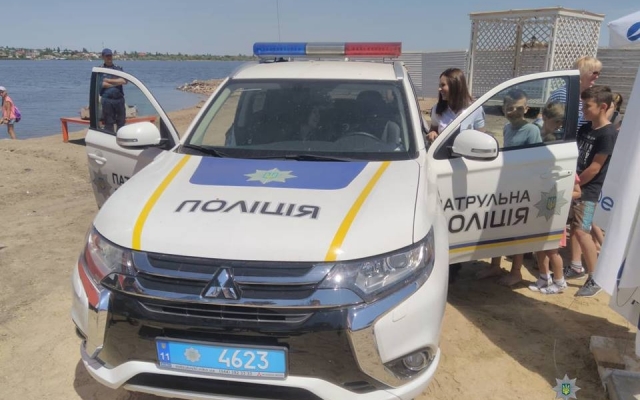 Патрульная полиция вместе с волонтерами устроили праздник для статусных детей и детей погибших Героев Фото № 3 Патрульная полиция вместе с волонтерами устроили праздник для статусных детей и детей погибших Героев Фото № 3