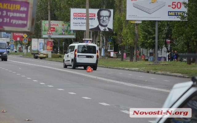 На проспекте Мира байкер на одном колесе врезался в иномарку: мотоцикл загорелся, трюкач сбежал с места ДТП Фото № 8 На проспекте Мира байкер на одном колесе врезался в иномарку: мотоцикл загорелся, трюкач сбежал с места ДТП Фото № 8