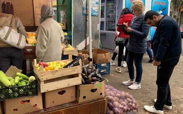 В Ингульском районе провели рейд по ликвидации несанкционированной торговли в неустановленных местах Фото № 5 В Ингульском районе провели рейд по ликвидации несанкционированной торговли в неустановленных местах Фото № 5