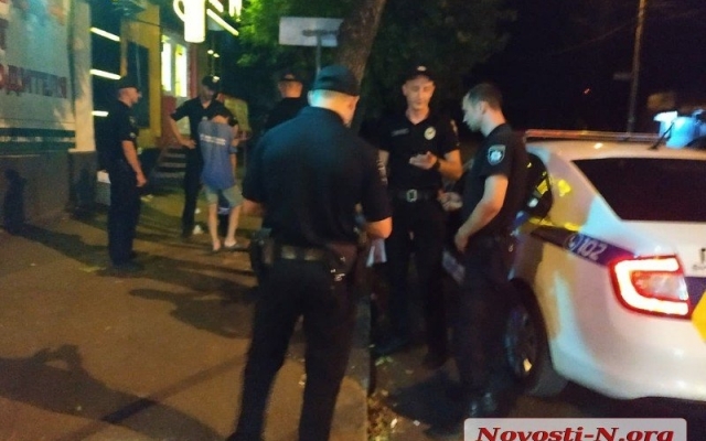 На Центральном проспекте задержали закладчика наркотиков Фото № 0 На Центральном проспекте задержали закладчика наркотиков Фото № 0