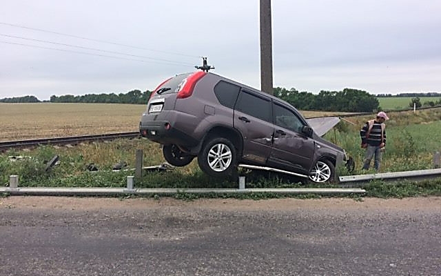 На Николаещине водитель «Nissan» съехал с дороги и влетел в столб Фото № 0 На Николаещине водитель «Nissan» съехал с дороги и влетел в столб Фото № 0