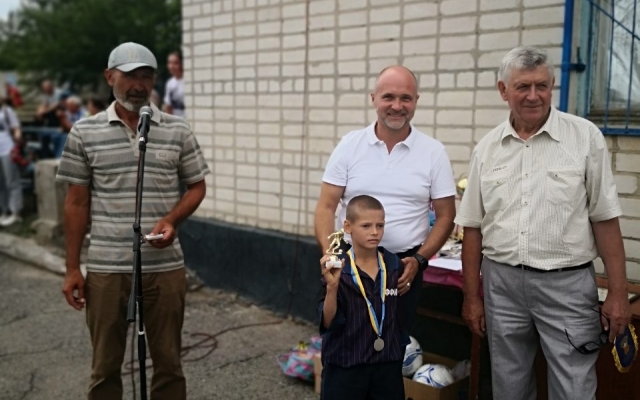 В Березнеговатом футбольным праздником отметили юбилей известного тренера Якова Поповича Фото № 8 В Березнеговатом футбольным праздником отметили юбилей известного тренера Якова Поповича Фото № 8