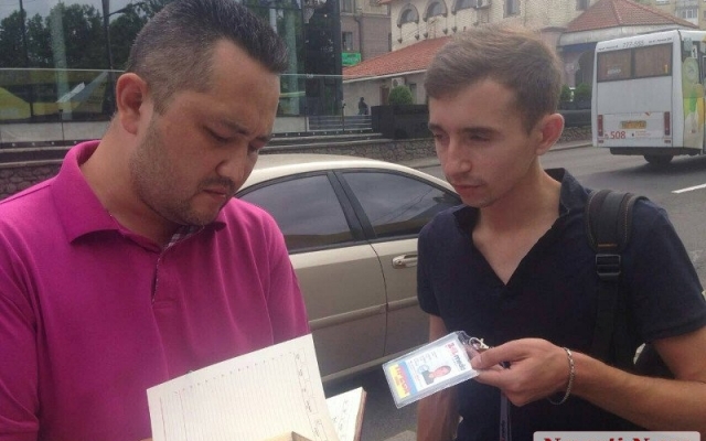 Сегодня в Николаеве журналист пострадал от рук маршрутчика Фото № 1 Сегодня в Николаеве журналист пострадал от рук маршрутчика Фото № 1