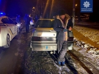 Поймать сбежавшего с места аварии водителя помог таксист Фото № 0 Поймать сбежавшего с места аварии водителя помог таксист Фото № 0