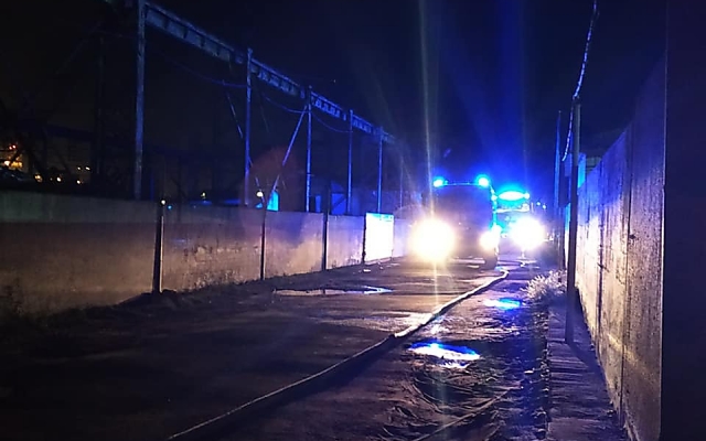 На Мельничной произошло масштабное возгорание складов вторичного сырья Фото № 4 На Мельничной произошло масштабное возгорание складов вторичного сырья Фото № 4