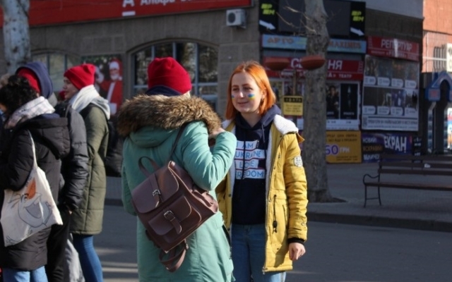 «Соборная страна»: в центре Николаева студенты УАЛ создали живой круг единства Фото № 1 «Соборная страна»: в центре Николаева студенты УАЛ создали живой круг единства Фото № 1