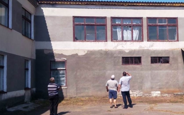 В Николаевской области восстановили поврежденную ураганом крышу школьного спортзала Фото № 0 В Николаевской области восстановили поврежденную ураганом крышу школьного спортзала Фото № 0