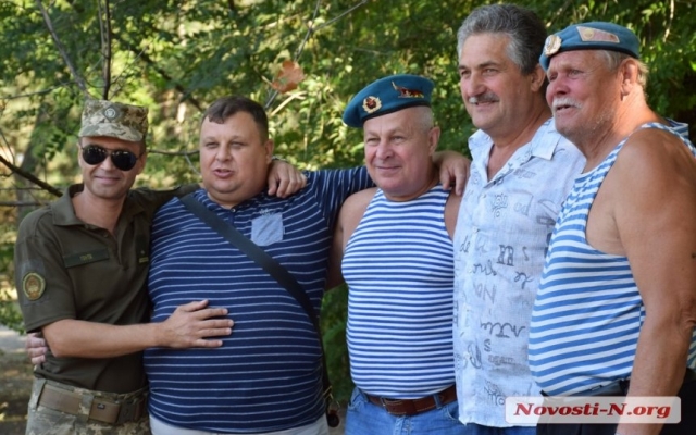 Николаевские «голубые береты» отмечают день создания ВДВ Фото № 16 Николаевские «голубые береты» отмечают день создания ВДВ Фото № 16