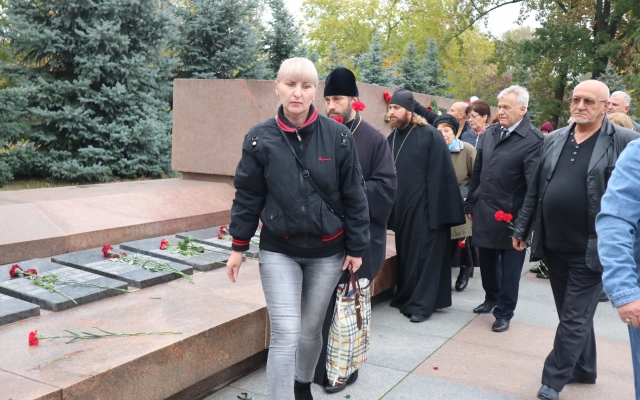 В Николаеве прошли торжества ко Дню освобождения Украины от нацистских захватчиков Фото № 9 В Николаеве прошли торжества ко Дню освобождения Украины от нацистских захватчиков Фото № 9