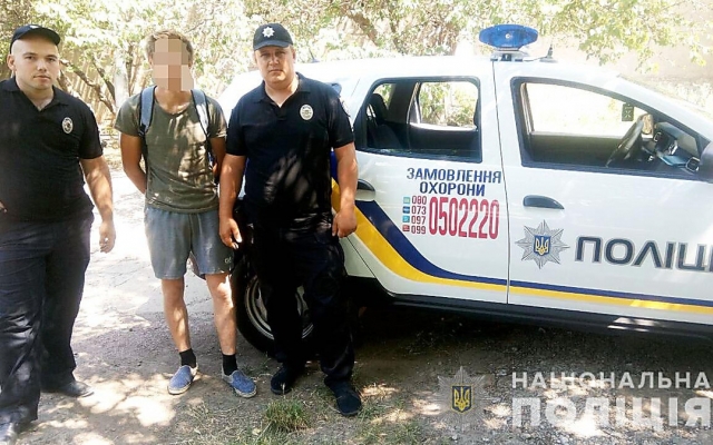 В Южноукраинске двоих мужчин пытались украсть со стройплощадки оконные рамы Фото № 0 В Южноукраинске двоих мужчин пытались украсть со стройплощадки оконные рамы Фото № 0