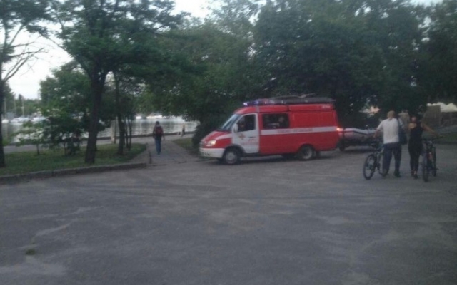 В Николаеве мужчина хотел спрыгнуть с Ингульского моста (ФОТО,ВИДЕО) Фото № 0 В Николаеве мужчина хотел спрыгнуть с Ингульского моста (ФОТО,ВИДЕО) Фото № 0