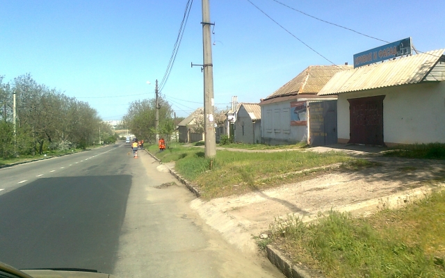 Продолжается весенняя уборка в Центральном районе Фото № 2 Продолжается весенняя уборка в Центральном районе Фото № 2