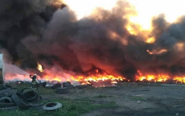В Николаеве произошел масштабный пожар возле городской свалки Фото № 3 В Николаеве произошел масштабный пожар возле городской свалки Фото № 3