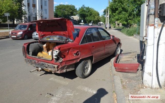 В районе Садовой в Николаеве столкнулись В районе Садовой в Николаеве столкнулись