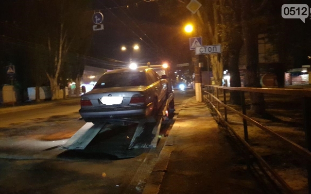 Патрульные остановили пьяного водителя, который создавал аварийные ситуации на дороге Фото № 1 Патрульные остановили пьяного водителя, который создавал аварийные ситуации на дороге Фото № 1