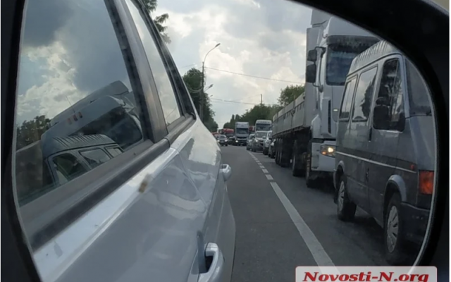 Николаев на въезде со стороны Одессы опять «стоит» Фото № 0 Николаев на въезде со стороны Одессы опять «стоит» Фото № 0