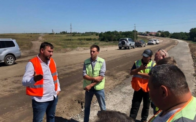 В Николаевской области идет полным ходом ремонт трассы Н-14 Фото № 2 В Николаевской области идет полным ходом ремонт трассы Н-14 Фото № 2