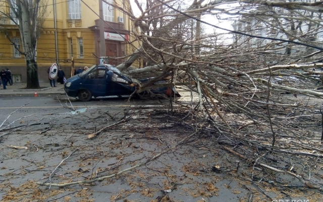 Электротранспорт Николаева на время непогоды изменил схему движения Фото № 1 Электротранспорт Николаева на время непогоды изменил схему движения Фото № 1
