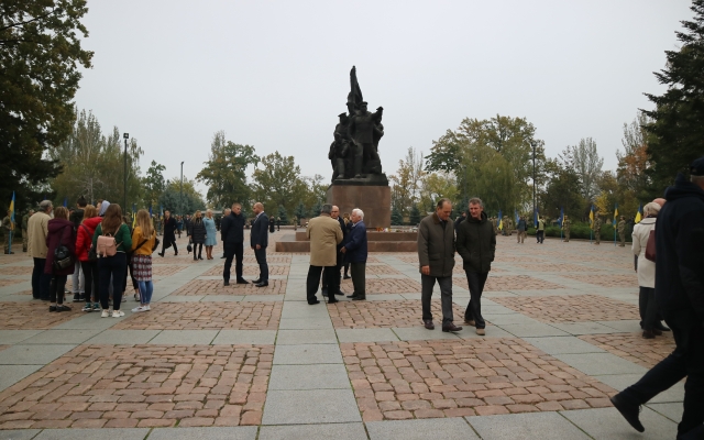 В Николаеве прошли торжества ко Дню освобождения Украины от нацистских захватчиков Фото № 12 В Николаеве прошли торжества ко Дню освобождения Украины от нацистских захватчиков Фото № 12