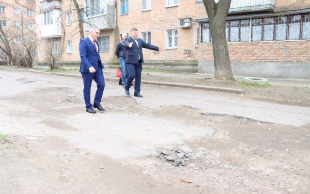В Николаеве стартовал ремонт дорог Фото № 4 В Николаеве стартовал ремонт дорог Фото № 4