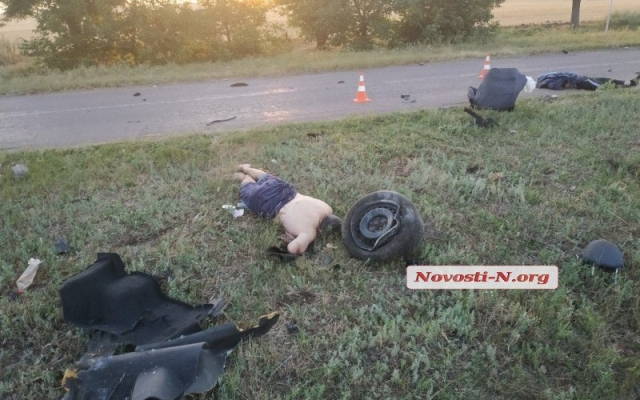 На трассе в районе Рыбаковки произошла жуткая авария: автомобиль разорвало пополам, водитель и пассажир – погибли Фото № 0 На трассе в районе Рыбаковки произошла жуткая авария: автомобиль разорвало пополам, водитель и пассажир – погибли Фото № 0