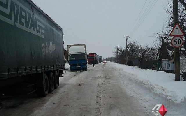 На Николаевщине для грузовиков временно закроют дорогу на Одессу и Херсон Фото № 0 На Николаевщине для грузовиков временно закроют дорогу на Одессу и Херсон Фото № 0