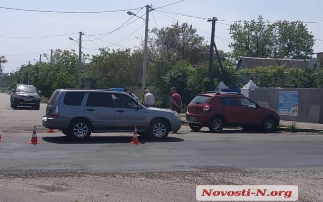 В Варваровке произошла авария с участием двух иномарок Фото № 4 В Варваровке произошла авария с участием двух иномарок Фото № 4