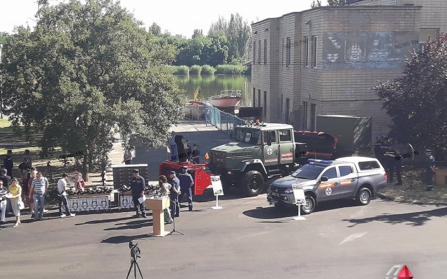 В Николаеве вице-премьер-министр вручит спасателям «КрАЗ», «Mitsubishi», катер и оборудование Фото № 0 В Николаеве вице-премьер-министр вручит спасателям «КрАЗ», «Mitsubishi», катер и оборудование Фото № 0