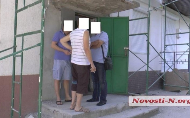 В Николаеве из охотничьего ружья застрелился мужчина Фото № 3 В Николаеве из охотничьего ружья застрелился мужчина Фото № 3