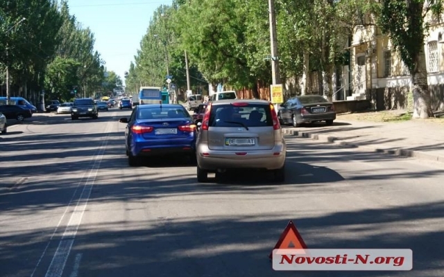 На Пушкинской аварии: не соблюдал дистанцию и врезался в автомобиль Фото № 5 На Пушкинской аварии: не соблюдал дистанцию и врезался в автомобиль Фото № 5