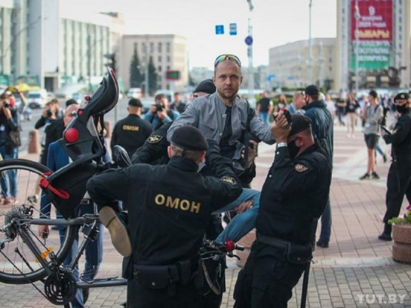 Бывших украинских «беркутовцев» обнаружили в рядах белорусского ОМОНа Фото № 0 Бывших украинских «беркутовцев» обнаружили в рядах белорусского ОМОНа Фото № 0