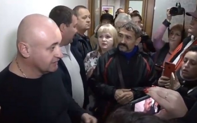 Сессия Николаевского облсовета: зал закрыт, депутаты «кучкуются», СМИ не пускают Фото № 0 Сессия Николаевского облсовета: зал закрыт, депутаты «кучкуются», СМИ не пускают Фото № 0
