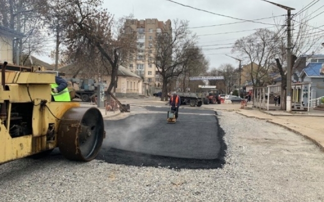Дорогу в Николаеве ремонтировали в мороз и остывшим асфальтом Фото № 0 Дорогу в Николаеве ремонтировали в мороз и остывшим асфальтом Фото № 0