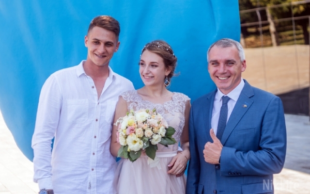 В Николаеве торжественно открыли арт-объект Middle Way Фото № 21 В Николаеве торжественно открыли арт-объект Middle Way Фото № 21