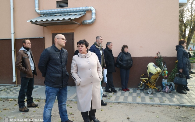 Мэр Николаева Александр Сенкевич встретился с жителями Варваровки Фото № 2 Мэр Николаева Александр Сенкевич встретился с жителями Варваровки Фото № 2